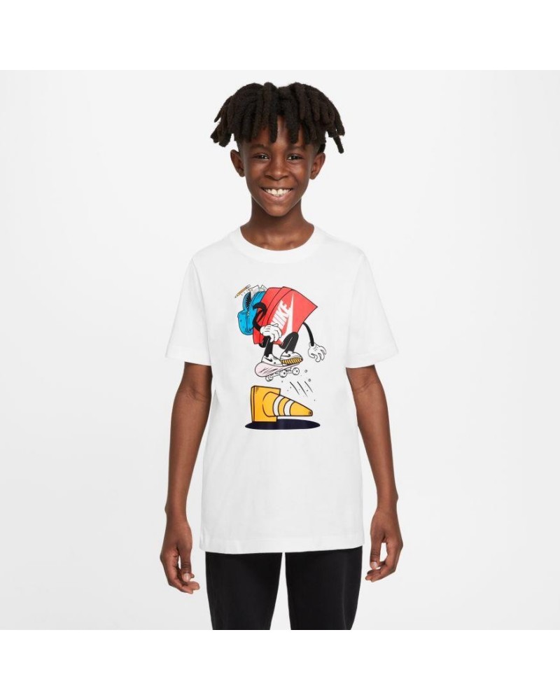 Nike Sportswear Big Kids' (Boys') T  FA22